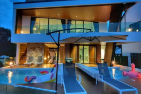 Lakeside boathouse pool villa in ChiangMai